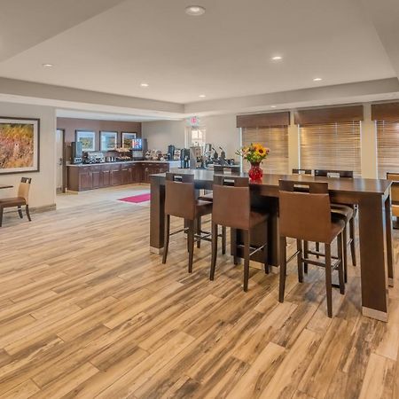 Landmark Suites - Williston Esterno foto