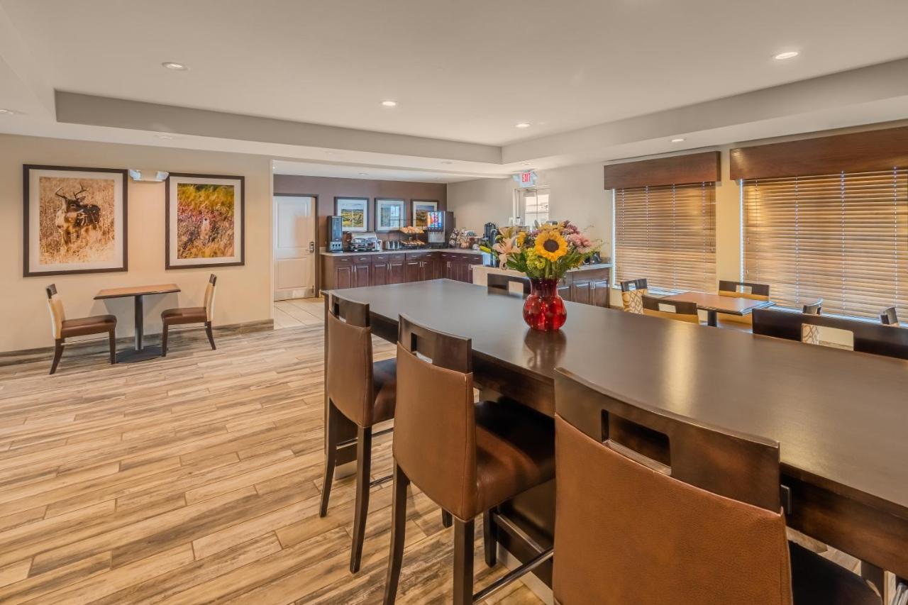 Landmark Suites - Williston Esterno foto