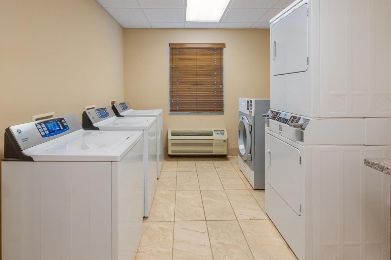 Landmark Suites - Williston Esterno foto
