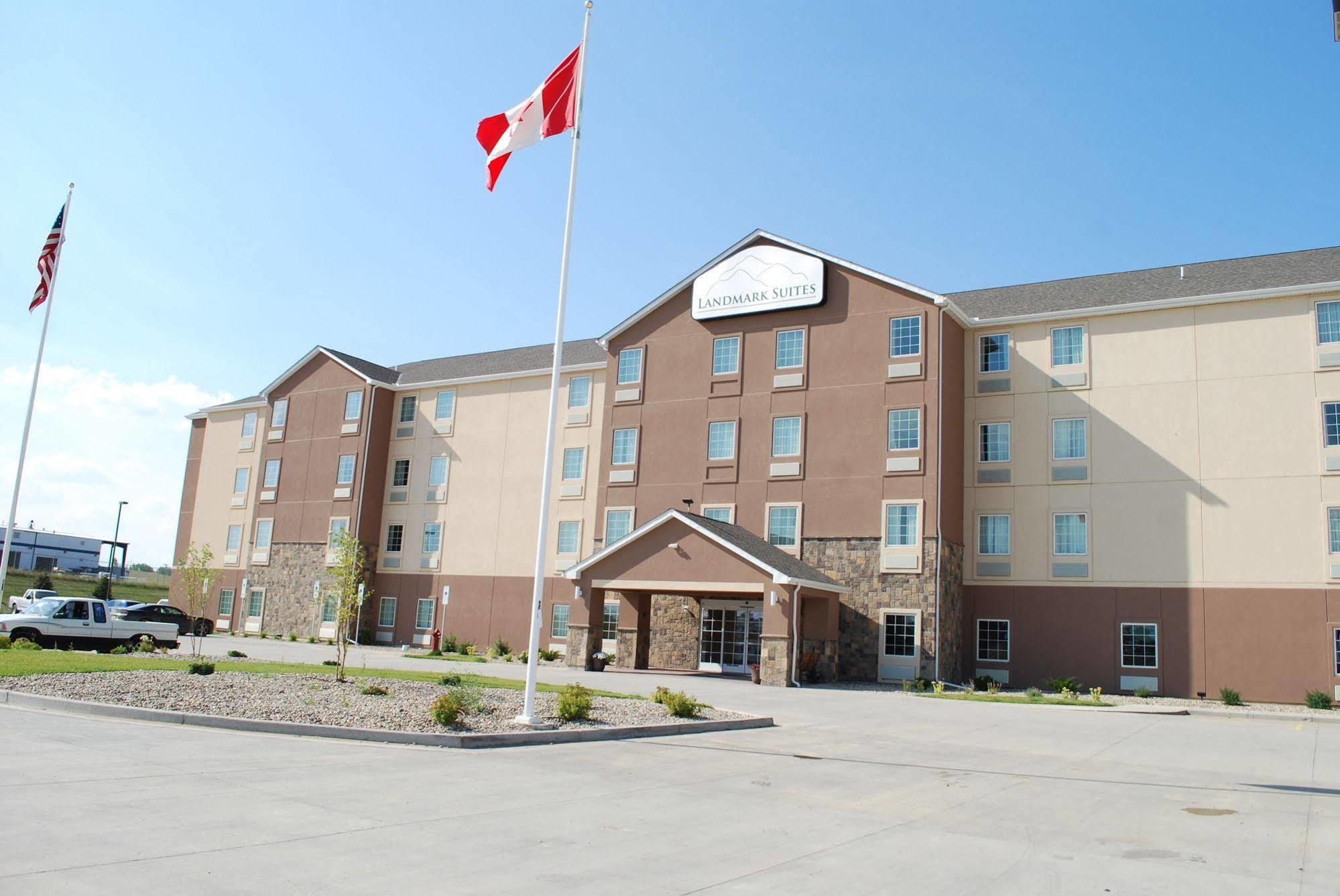 Landmark Suites - Williston Esterno foto