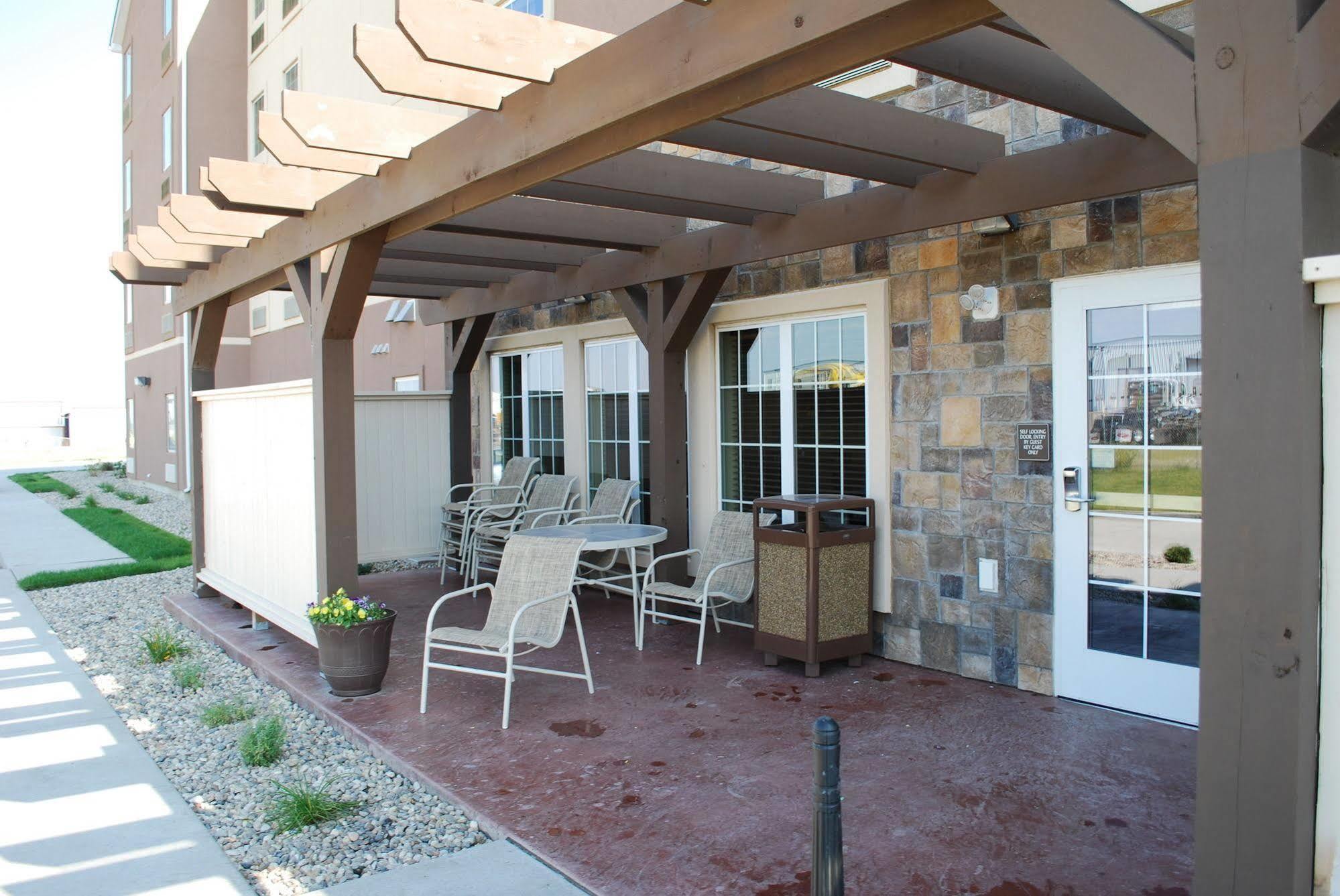 Landmark Suites - Williston Esterno foto